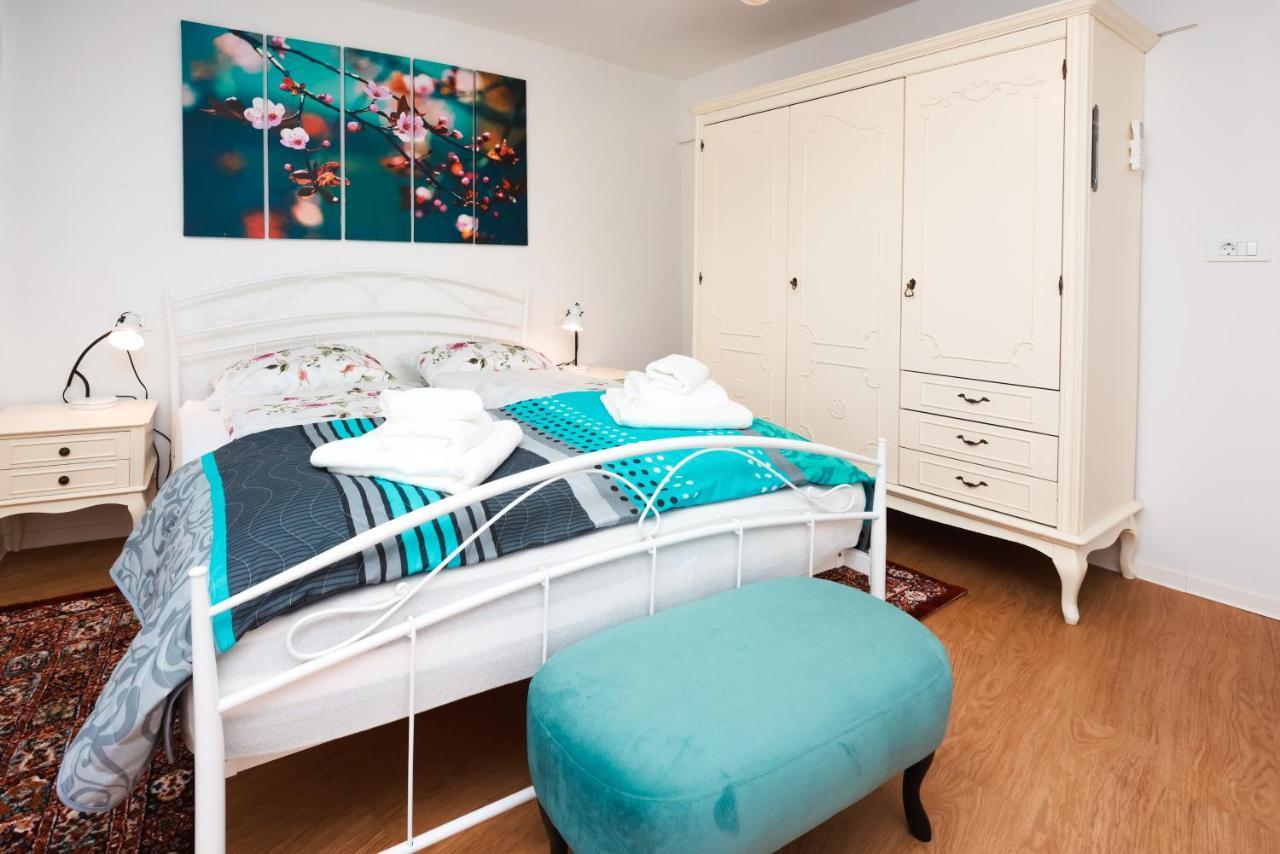 Apartmani Nad Voltun カスタヴ エクステリア 写真