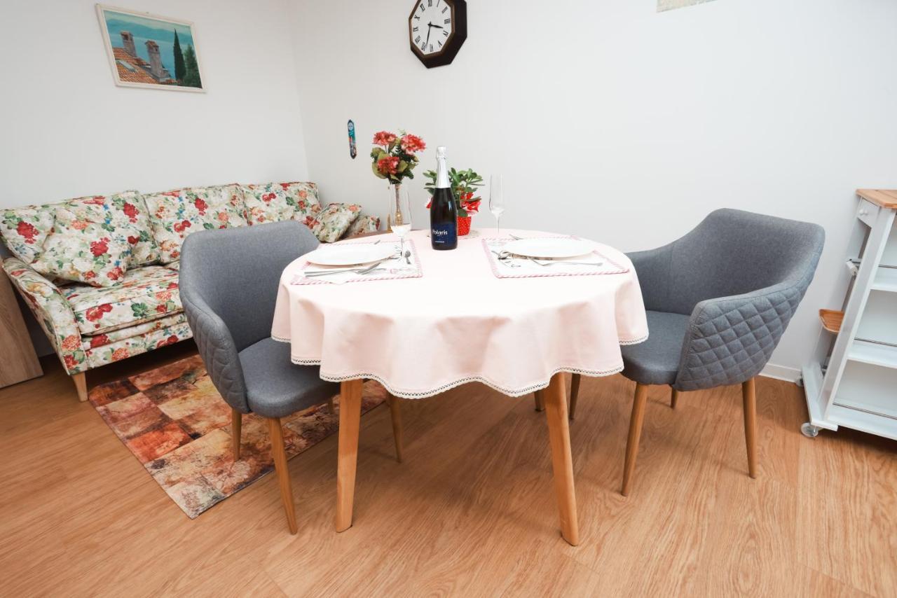 Apartmani Nad Voltun カスタヴ エクステリア 写真