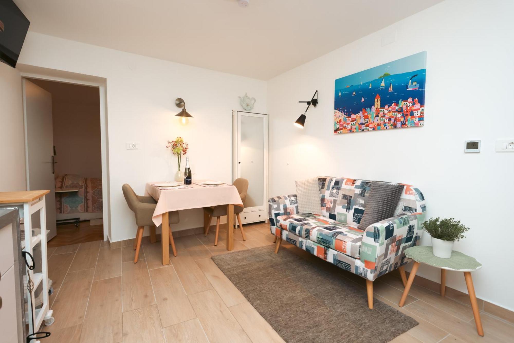 Apartmani Nad Voltun カスタヴ エクステリア 写真