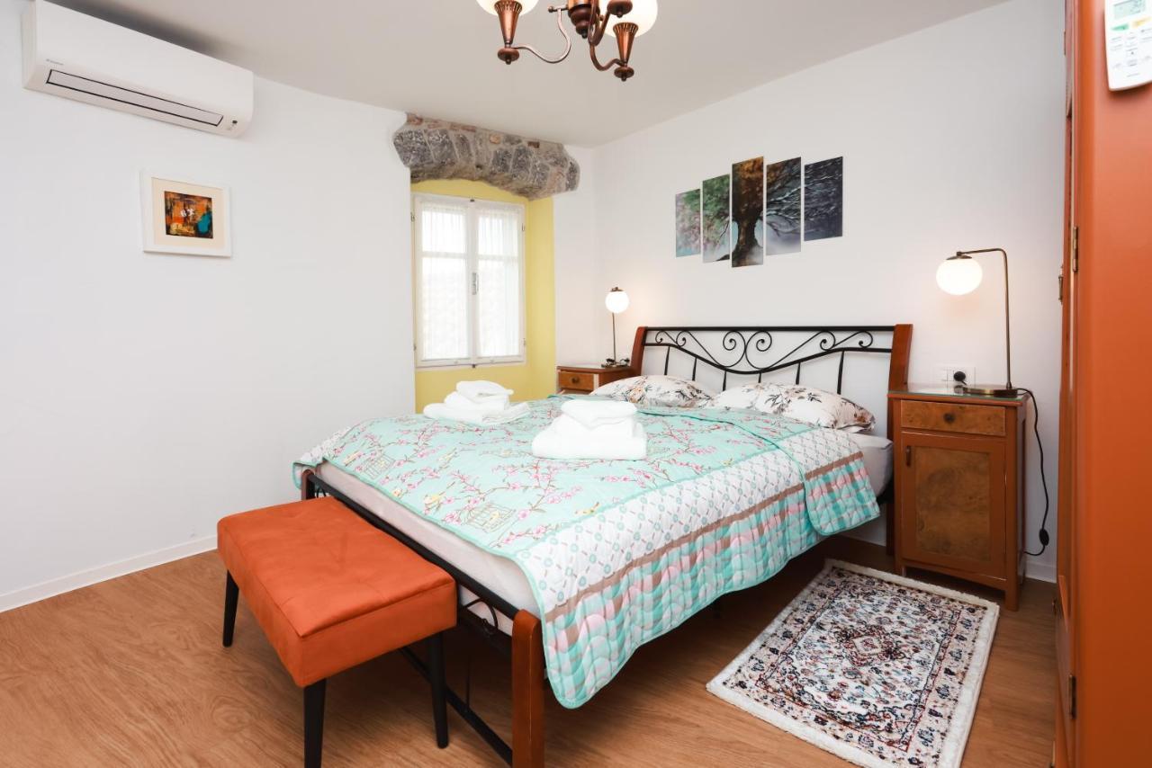 Apartmani Nad Voltun カスタヴ エクステリア 写真
