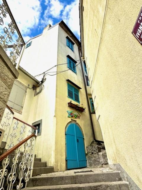 Apartmani Nad Voltun カスタヴ エクステリア 写真