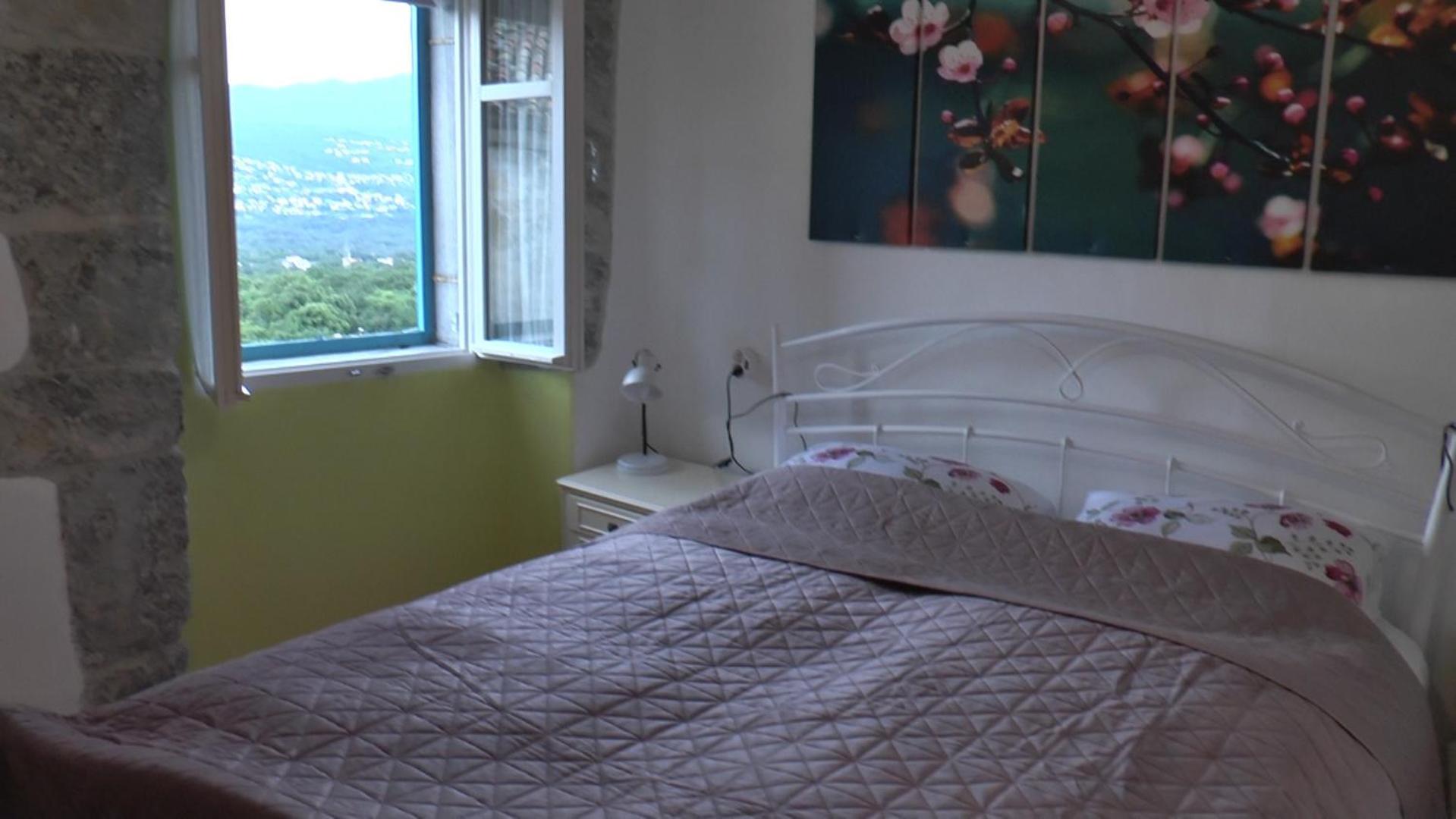 Apartmani Nad Voltun カスタヴ エクステリア 写真